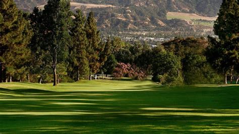 par-3-course-at-de-bell-municipal-golf-course