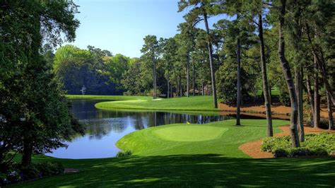 par-3-course-at-island-golf-center