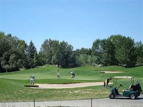 par-3-course-at-j.-f.-kennedy-family-golf-center