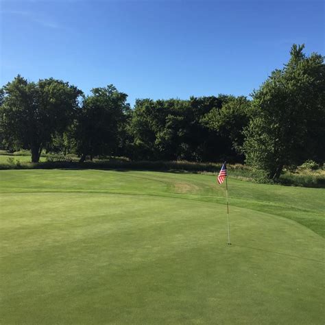 par-3-short-course-at-ridge-stone-golf-club