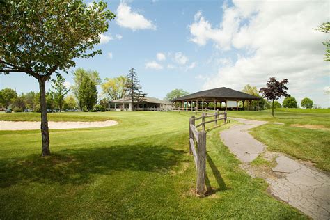 par-three-course-at-amherst-audubon-golf-course