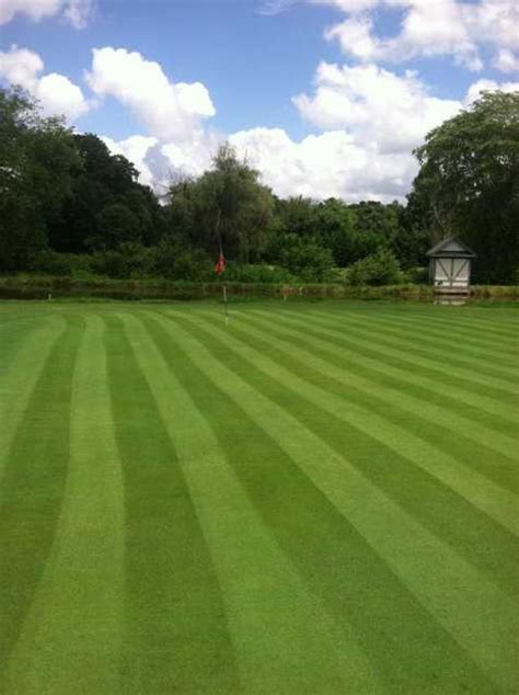 par-three-course-at-quaker-meadows-golf-club