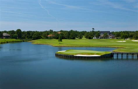 pete-dye-course-at-country-club-of-landfall