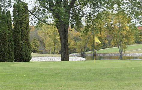 pigeon-run-berms-course-at-sheboygan-town-country-golf-club