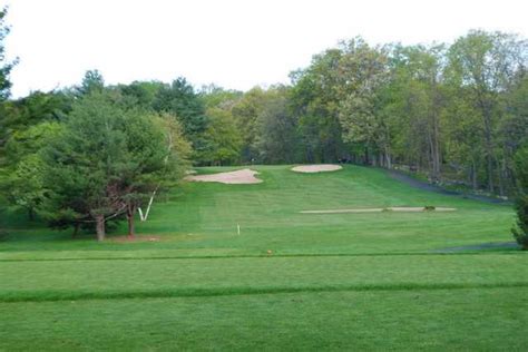 pines-woodland-course-at-blue-hill-golf-course