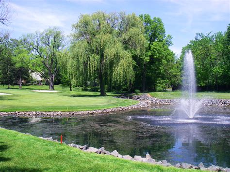 pond-view-golf-course