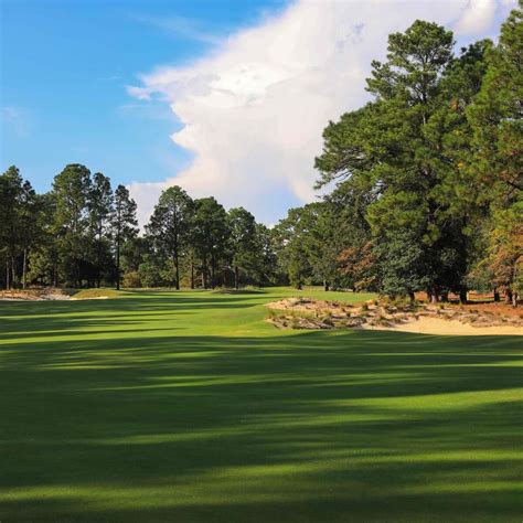 practice-loop-course-at-pine-needles-lodge-golf-club