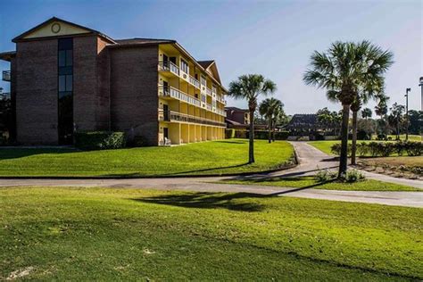 quality-inn-suites-golf-resort