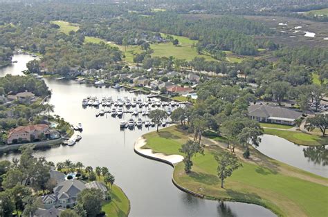 queens-harbour-yacht-country-club