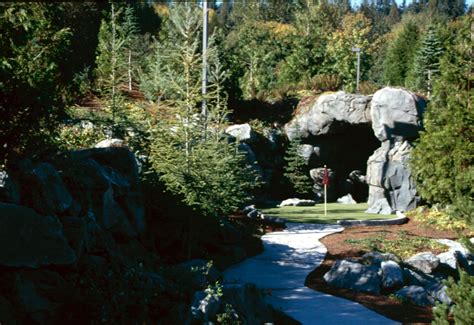 rainbow-run-putting-course-at-willows-run-golf-club