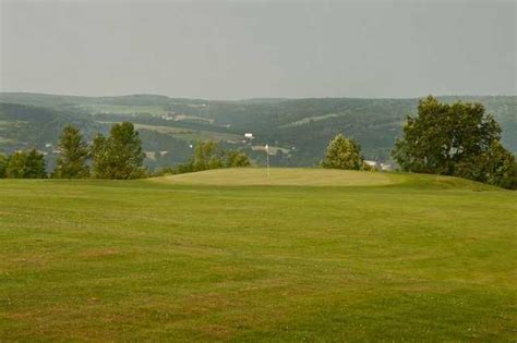 red-course-at-ford-hill-country-club