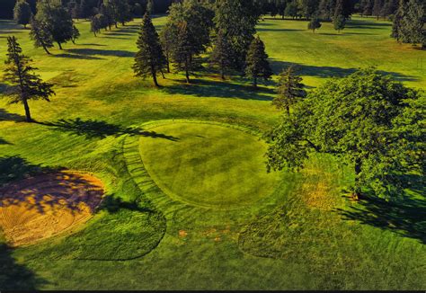 red-white-course-at-bello-woods-golf-course