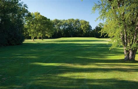 red-white-course-at-coachmans-golf-resort