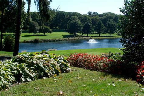 red-white-course-at-glen-oaks-club