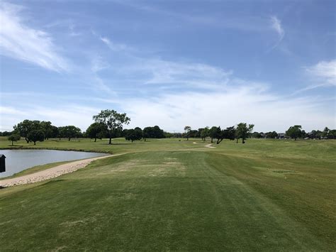 red-white-course-at-lake-park-golf-club