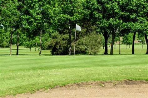 red-white-course-at-rich-valley-golf-club