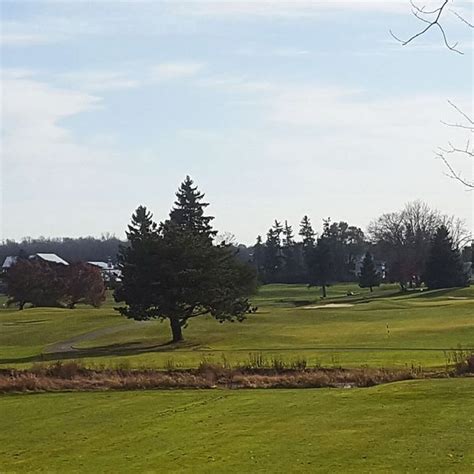 red-white-course-at-riverwood-golf-course-resort