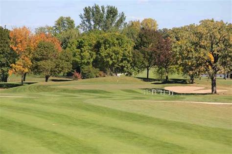 red-white-course-at-rolling-meadows-golf-course