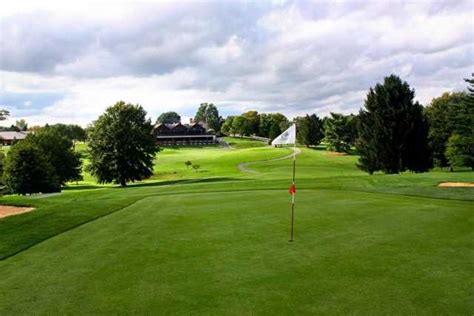 red-white-course-at-shenandoah-valley-golf-club