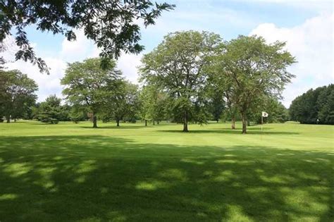 red-white-course-at-westlake-meadowood-golf-course