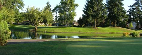 red-yellow-course-at-charbonneau-golf-club