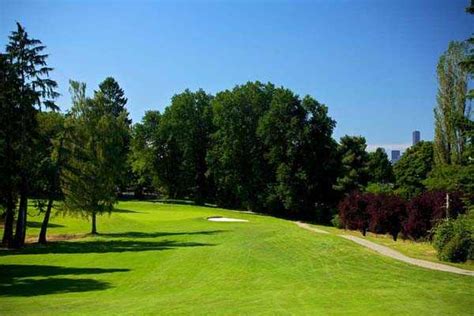 regulation-course-at-jefferson-park-golf-club