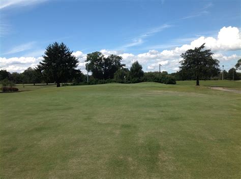 river-side-golf-center