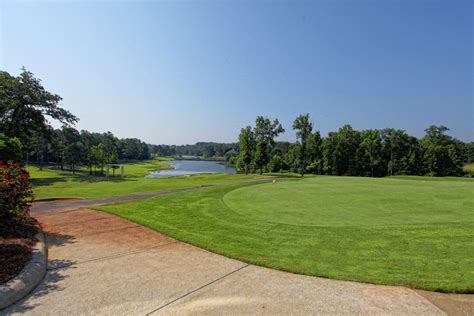 royal-lakes-golf-country-club