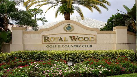 royal-wood-golf-country-club