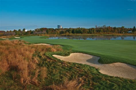 sandstone-hollow-par-3-course-at-turning-stone-casino-resort