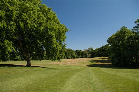 sauganash-country-club