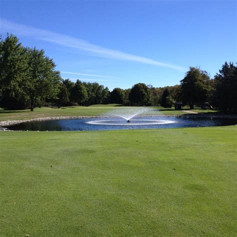 scenic-view-golf-course