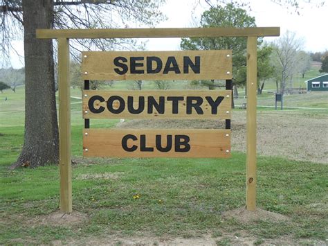 sedan-country-club