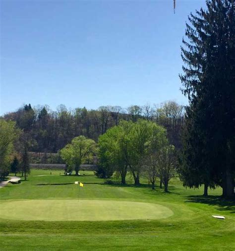 sistersville-country-club