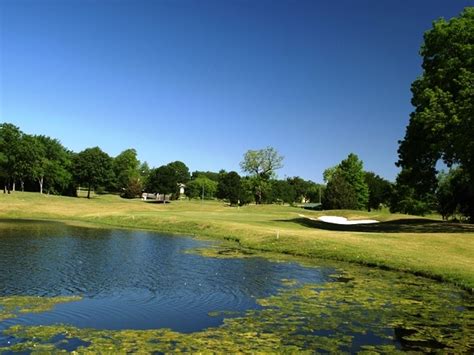 the-highlands-course-at-tenison-park