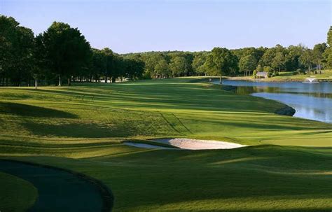 third-nine-course-at-pleasant-valley-country-club