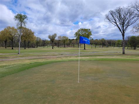 tournament-course-at-burns-park-golf-course