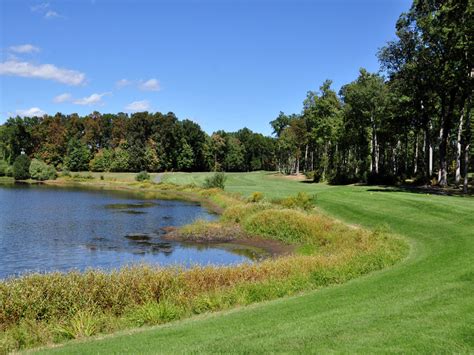 white-blue-course-at-flanders-valley-golf-club