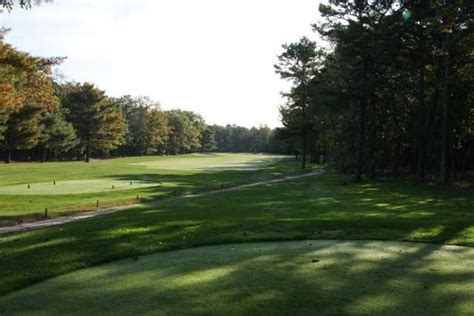 white-blue-course-at-little-mill-country-club