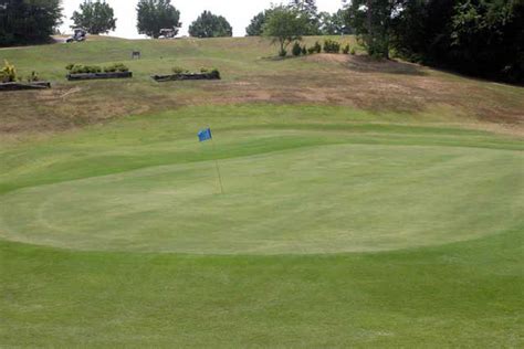 white-blue-course-at-mountain-view-golf-course