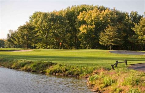 white-blue-course-at-ramblewood-country-club