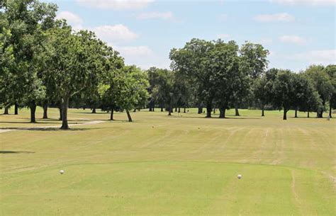 white-blue-course-at-riverside-golf-course