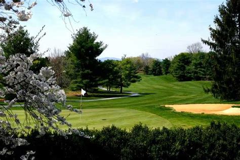 white-blue-course-at-shenandoah-valley-golf-club