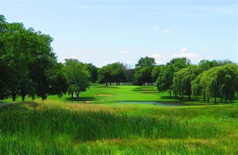 white-course-at-twin-orchard-country-club