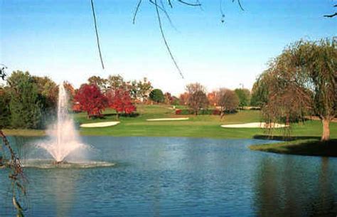 white-red-course-at-beckett-golf-club