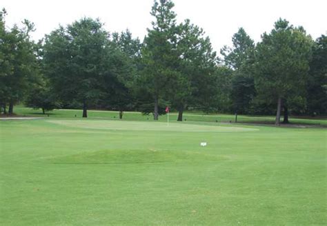 white-red-course-at-charwood-country-club