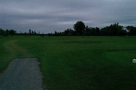 white-red-course-at-willowbrook-golf-club