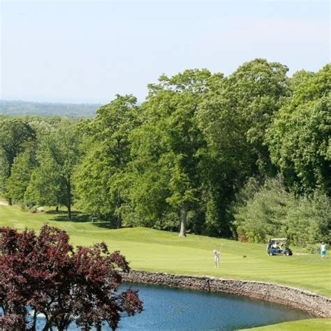 woods-blue-grass-course-at-old-westbury-golf-country-club