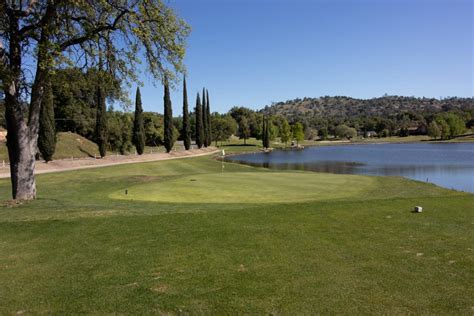 yosemite-lakes-park-golf-course