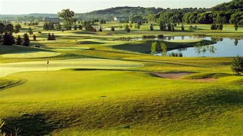 barn-hollow-course-at-hawks-view-golf-club